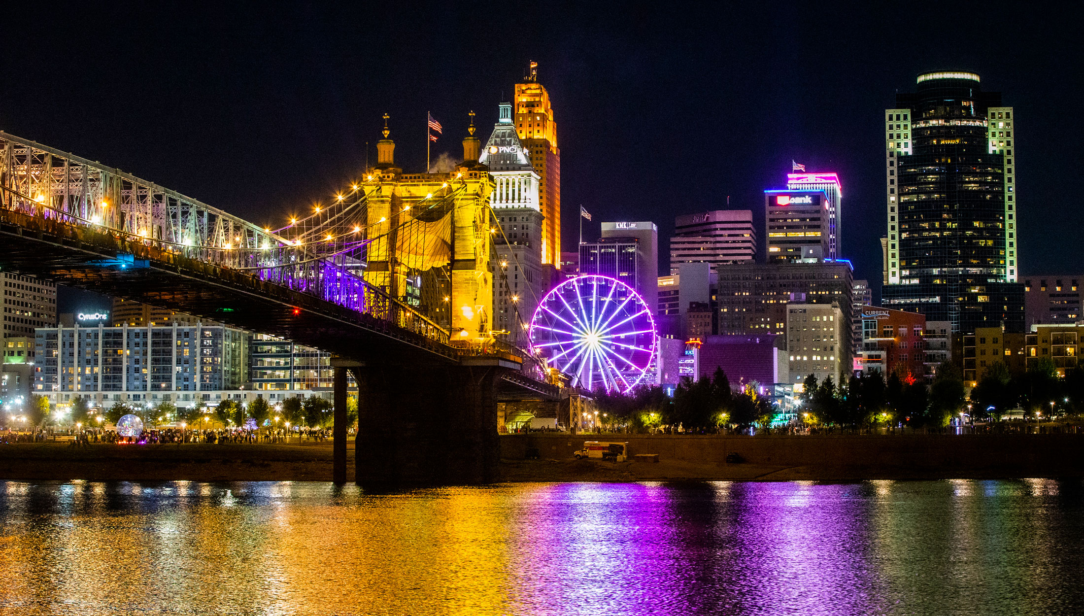 A night view of Cincinnati's skyline