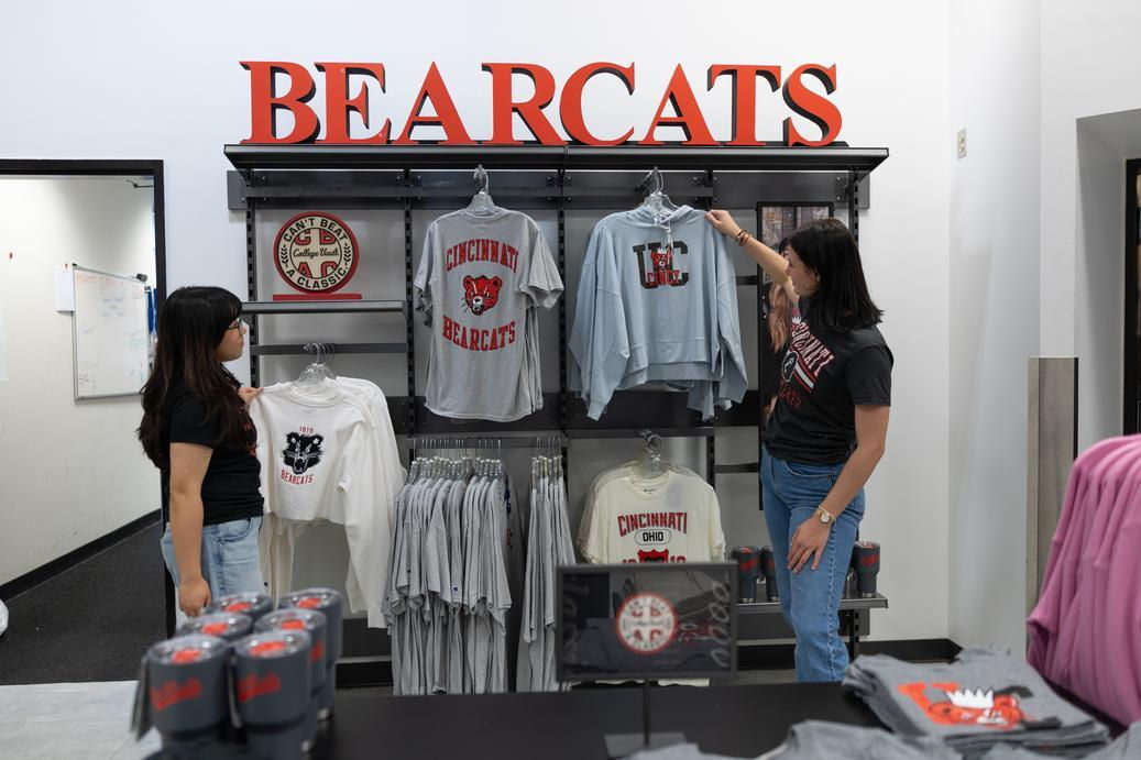 Students shop for UC gear in the UC Bookstore — an expense to consider in your college student budget