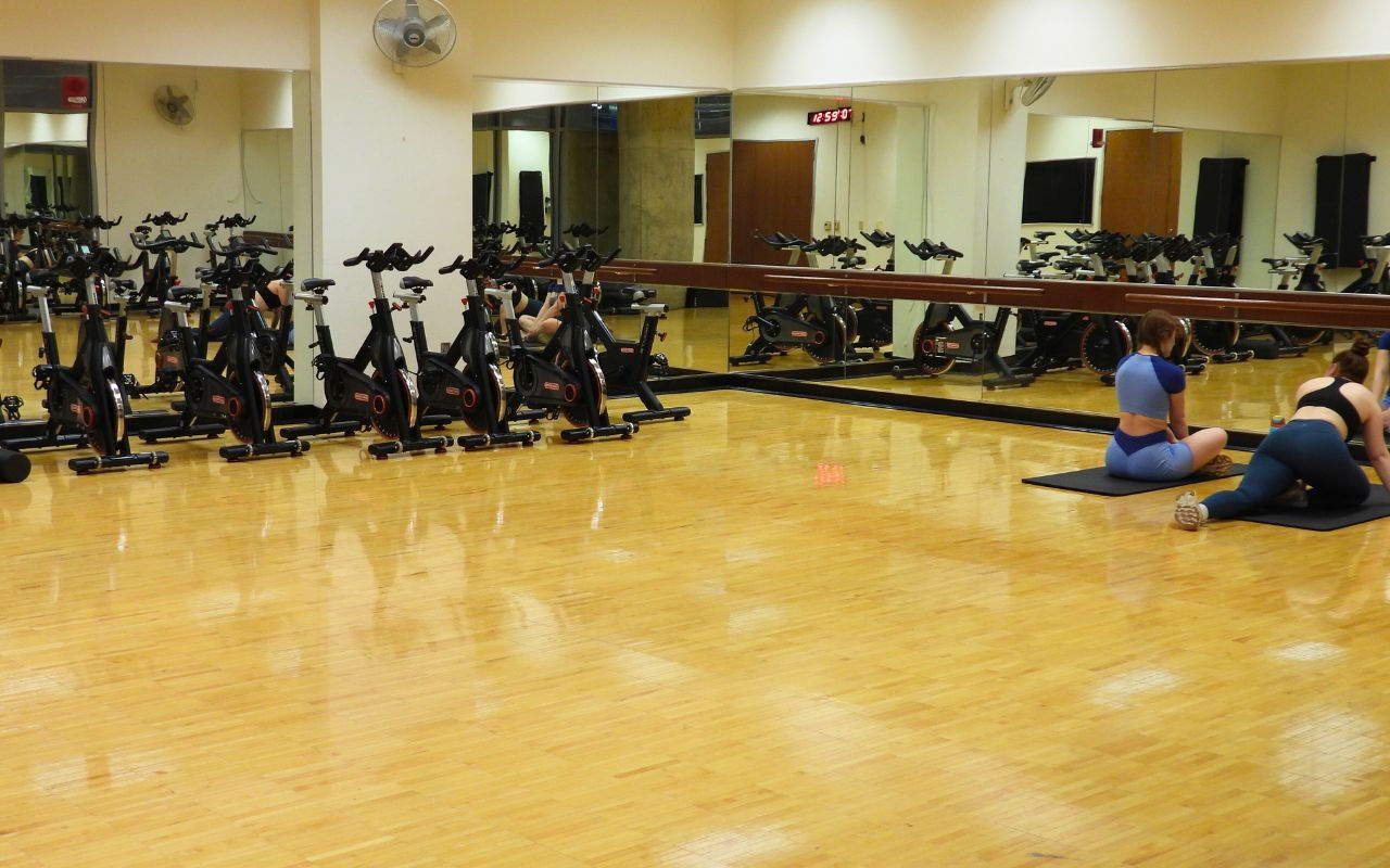 ar - care-group-fit-room