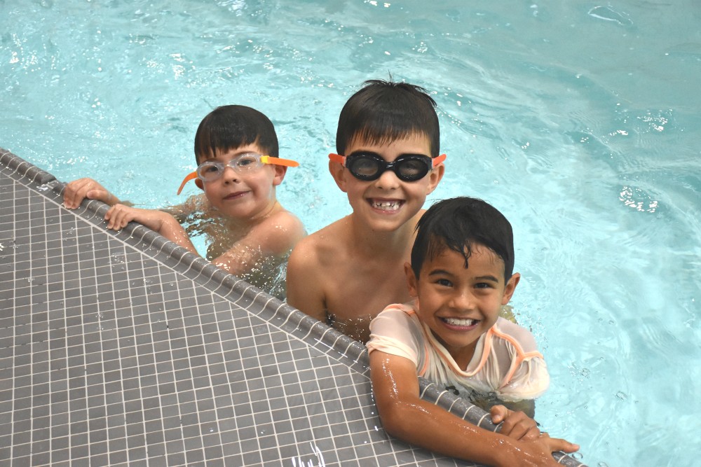 Children waiting for their swim lesson