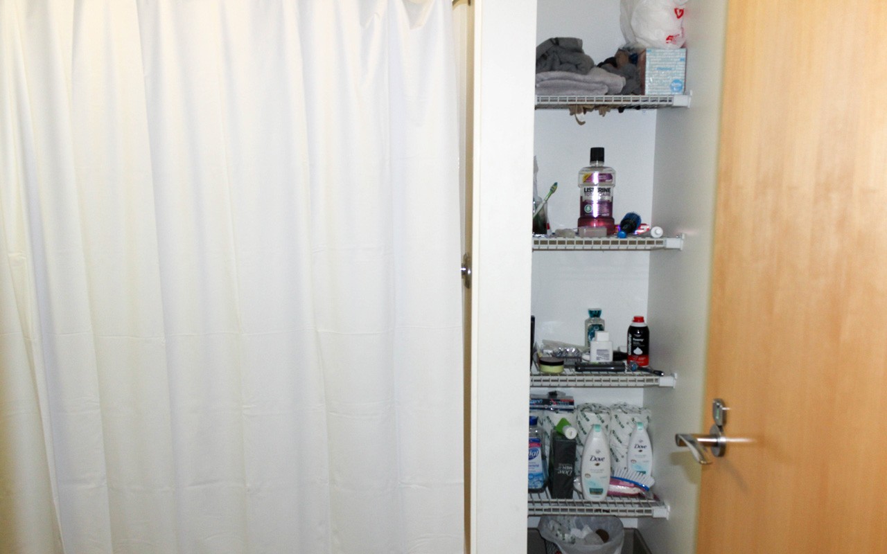 Bathroom in Scioto Hall single