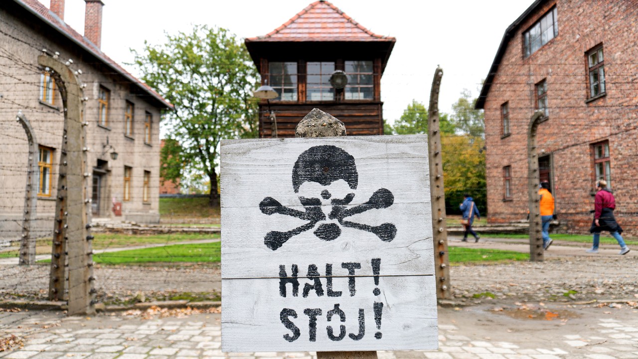 A warning sign at Auschwitz. Photo/Ed Kohls