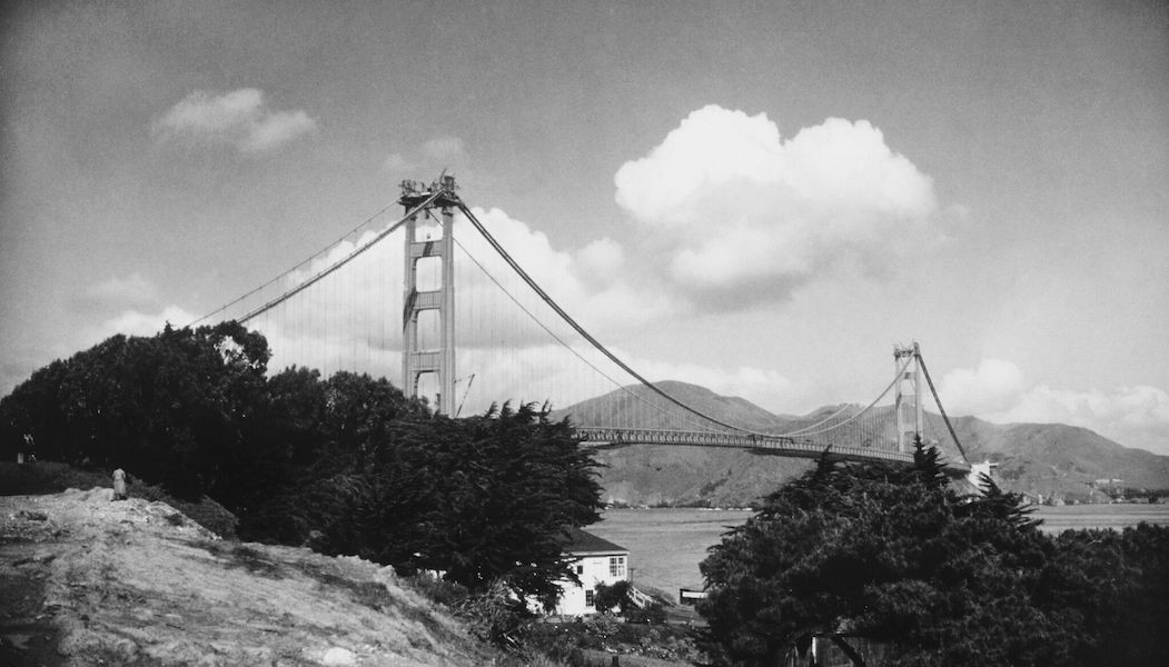 Black and white photo of Golden Gate Bridge