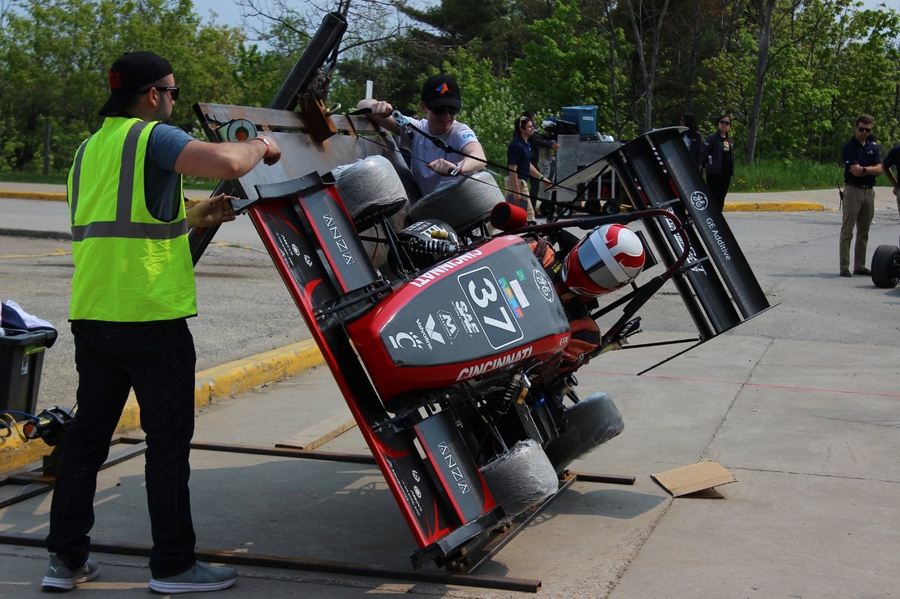 The Bearcat SAE team conducts tests on its car.