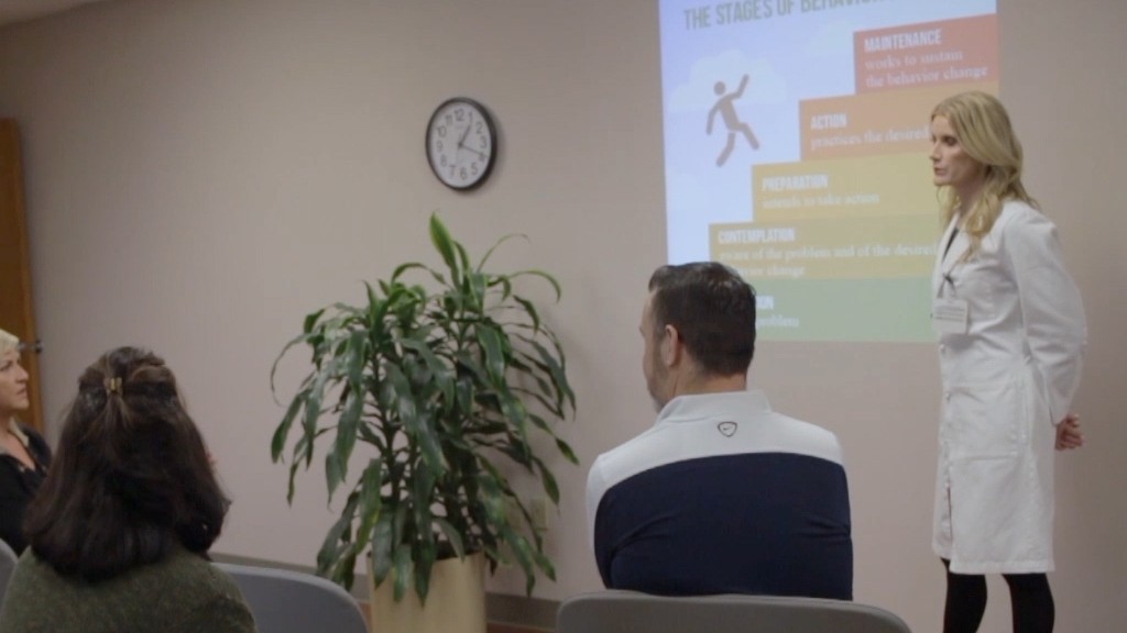 Lisa West-Smith lectures on weight loss strategies 