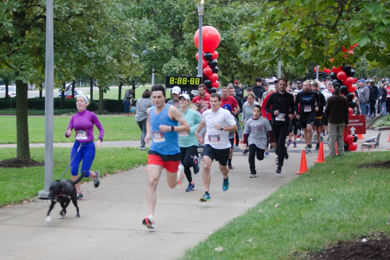 Runners starting the UC Blue Ash Dash 5k