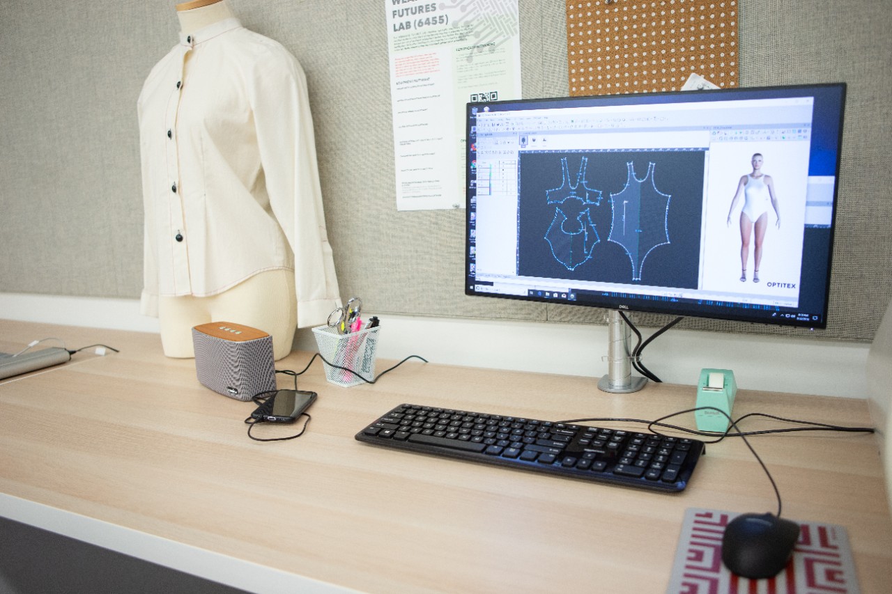 Ribbon cutting ceremony of DAAP School of Design Fashion Technology Center.