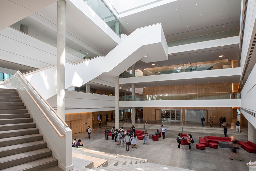 Lindner College of Business expansive foyer