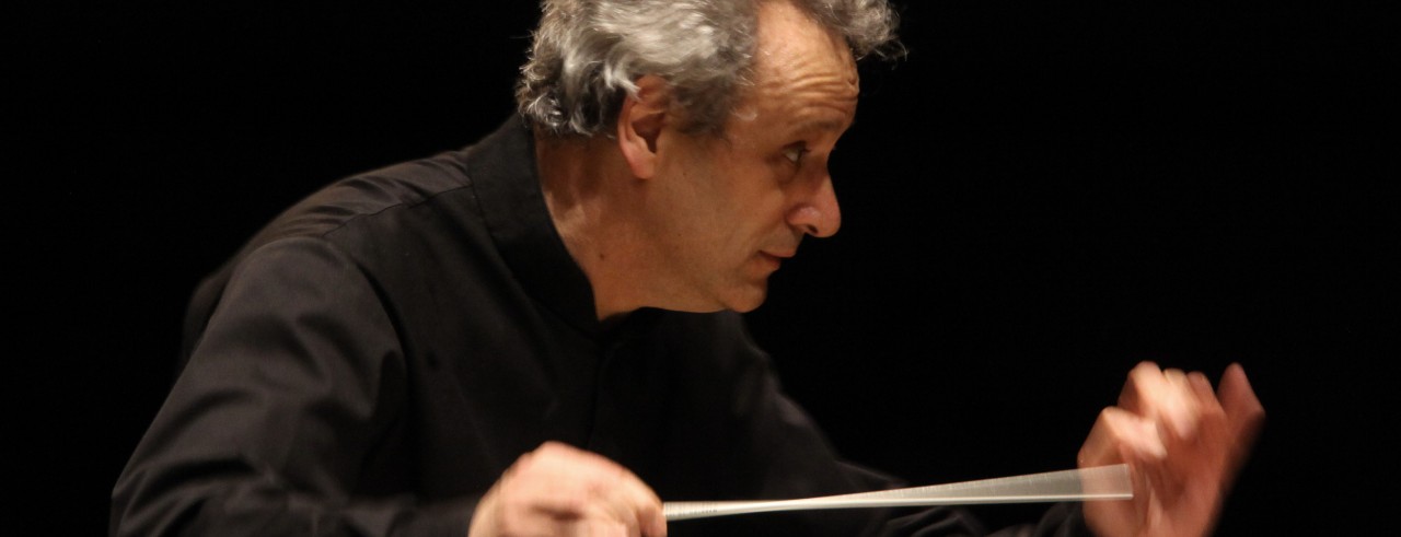 Louis Langrée conducts an orchestra