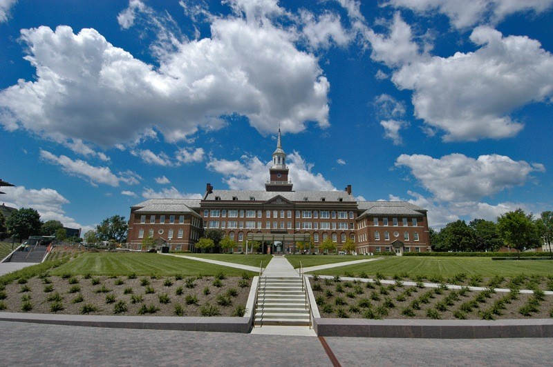 UC's iconic College of Arts and Sciences building.