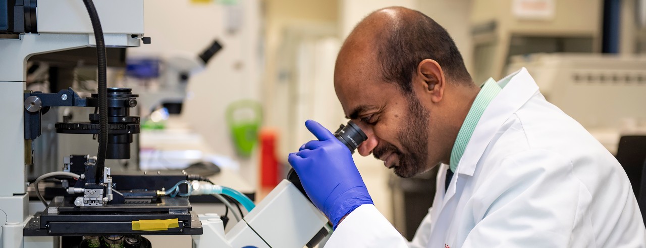 Sakthivel Sadayappan, PhD, in his laboratory.