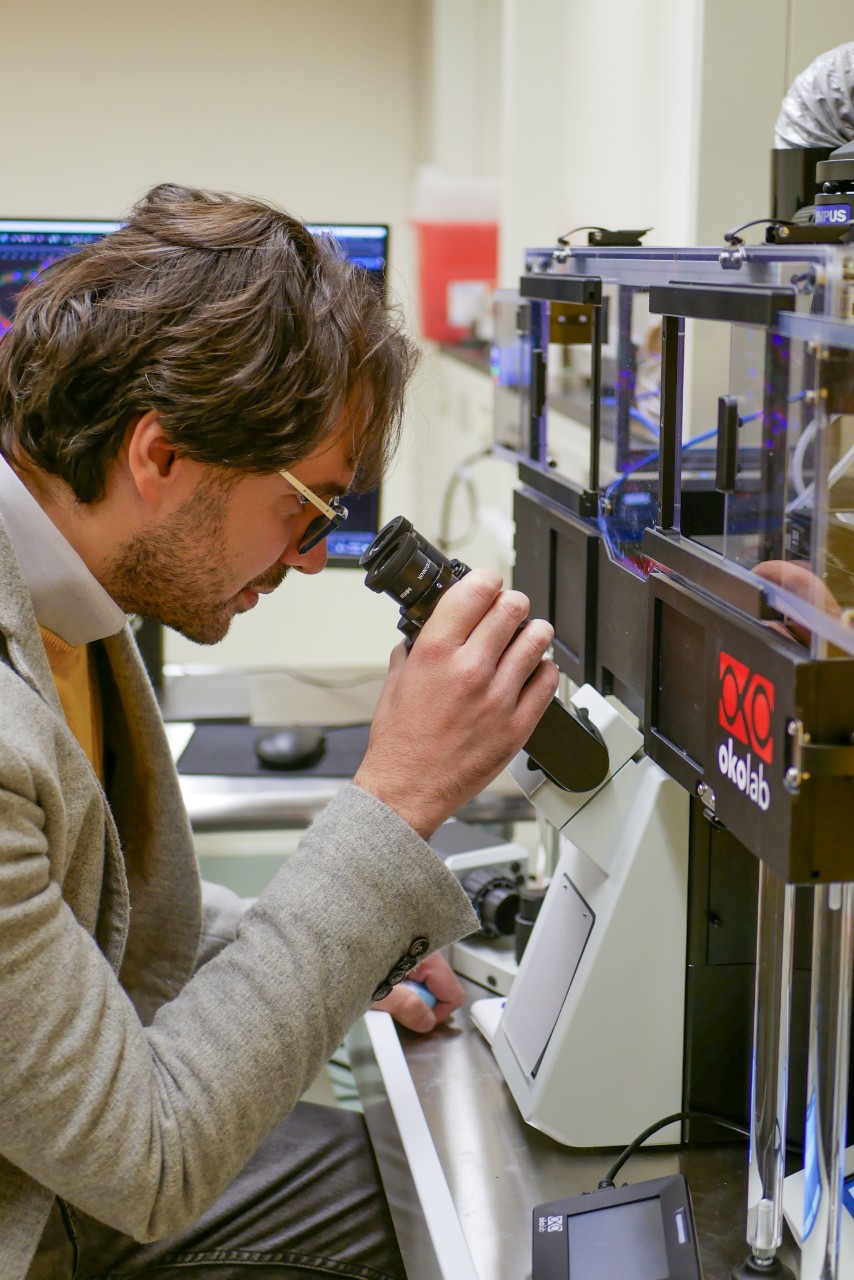 Riccardo Barrile conducts research in his lab.