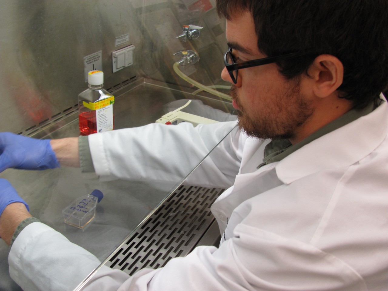 Matthew de Gannes shown in a UC College of Medicine laboratory.