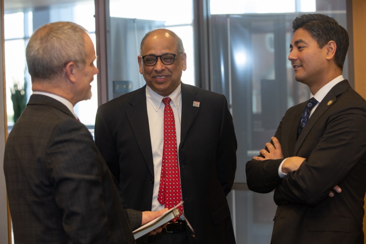 Leaders from the University of Cincinnati and City of Cincinnati talking 