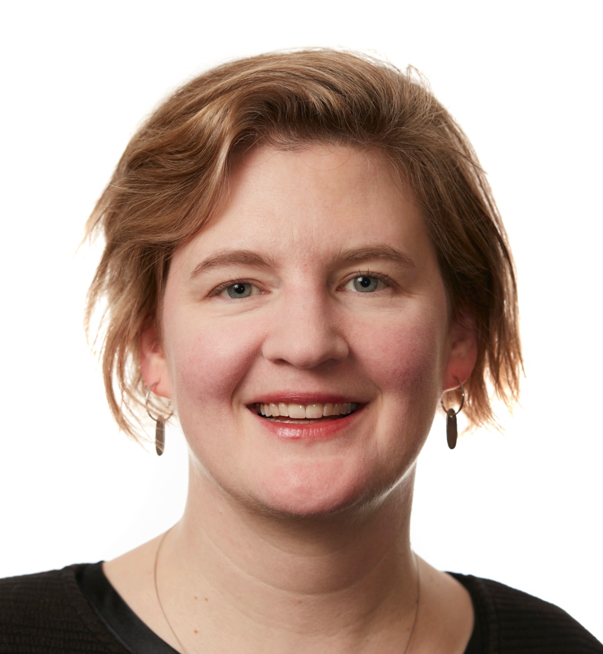 headshot Danielle Bessett