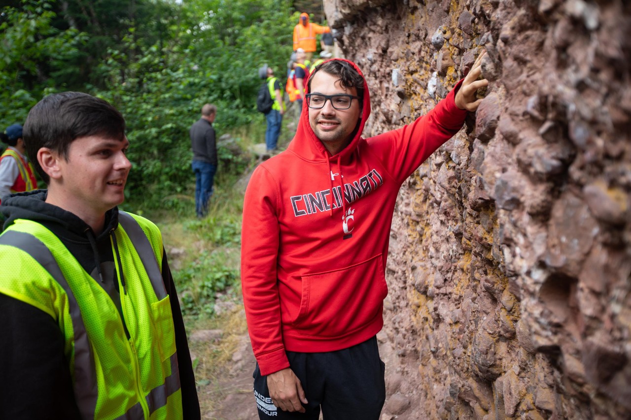 Geology field trip to Minnesota and Thunder Bay, Ontario. Day 2 of the Thunder Bay Area field trip, led by Dorothy Campbell of the Ministry of Mines.