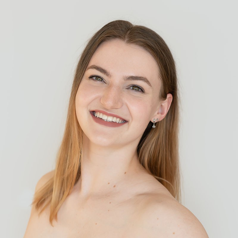 A headshot of Julia Gundzik