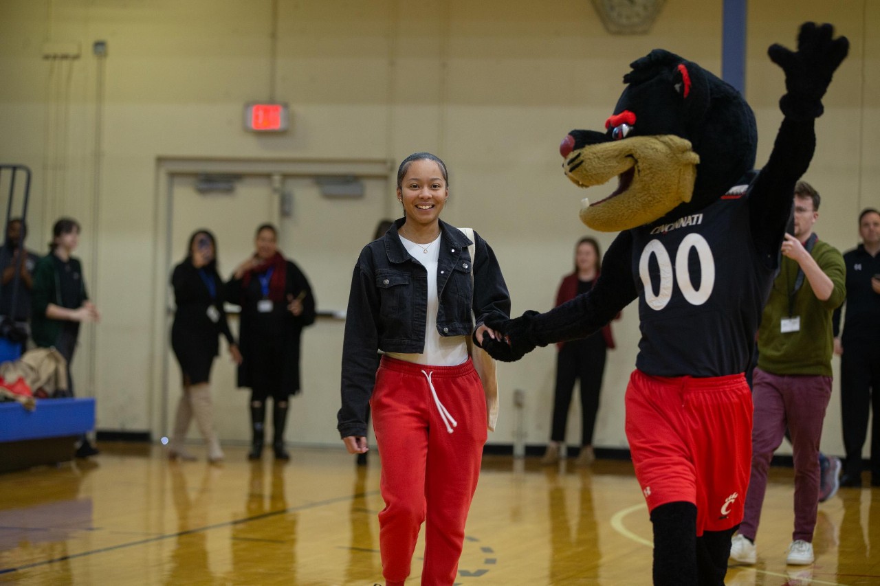 UC surprises Kailei Brown with her acceptance letter and Marian Spencer Scholarship on Decision Day.
