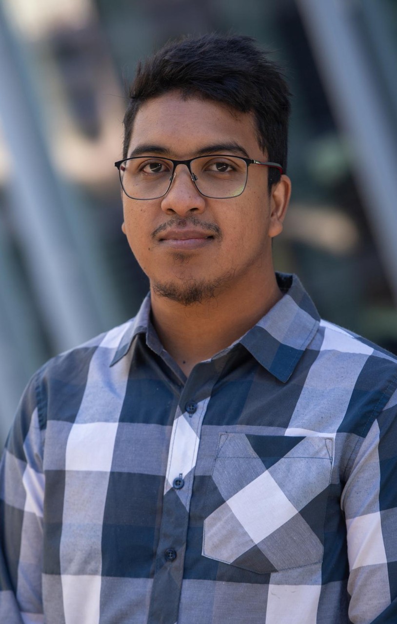 UC doctoral students Miriama Rajaoalisoa and Herilala Razafinime, both from Madagascar, are trailblazers in high-energy particle physics.