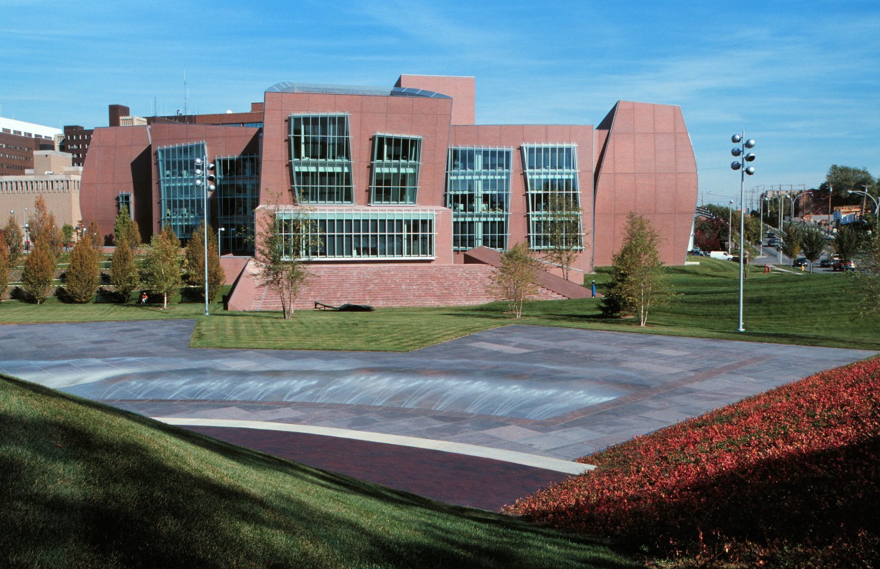 The Vontz Center for Molecular Studies, a Frank Gehry design, serves as the gateway to the University of Cincinnati Medical Center.