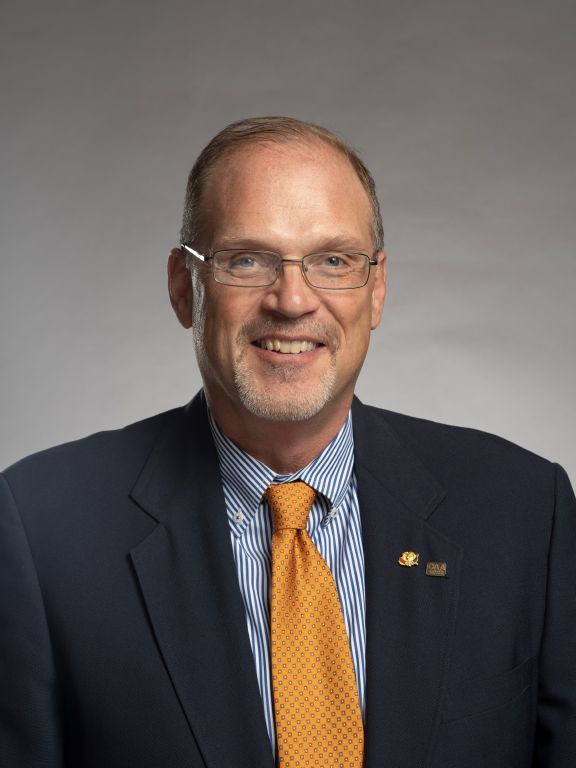 Headshot photo of Dr. David Kelley.