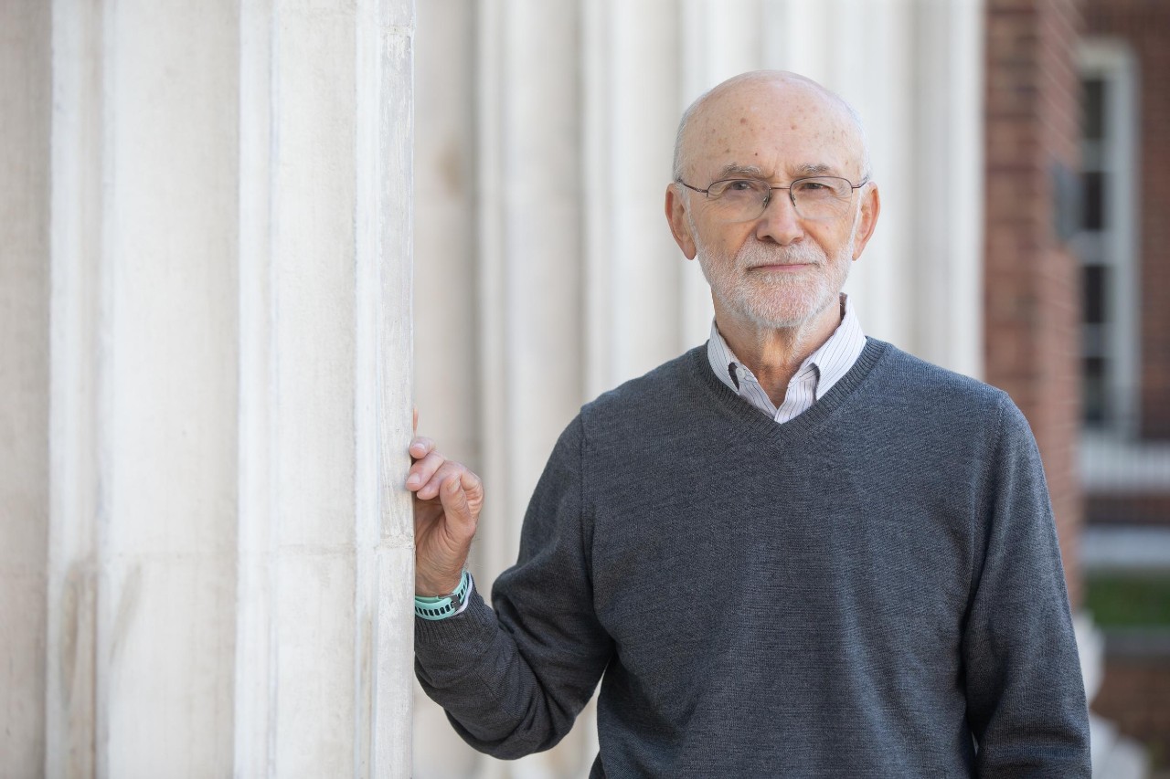 Ohio Eminent Scholar Andrew Steckl and Daewoo Han have a new study to develop a home test for gingivitis that looks like a covid test strip.