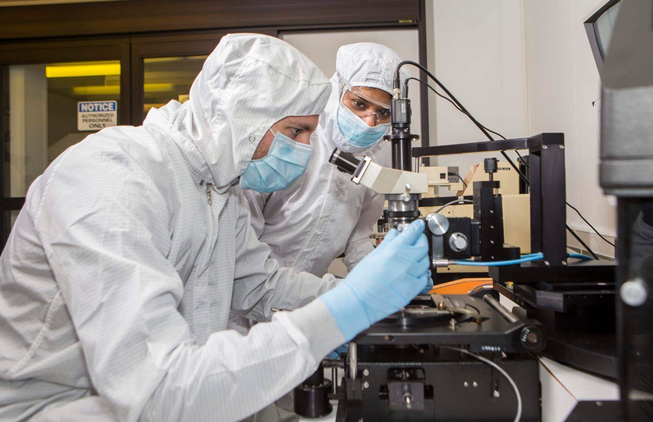 Faculty, Lab, Research, Technology
Professor Rashmi Jha and student Tommy engaging in some research in Clean Room at ERC. UC/Joseph Fuqua II