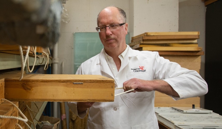 UC Geosciences Professor Thomas Algeo contributed to a new study of life on Earth during the Marinoan Ice Age more than 635 million years ago.