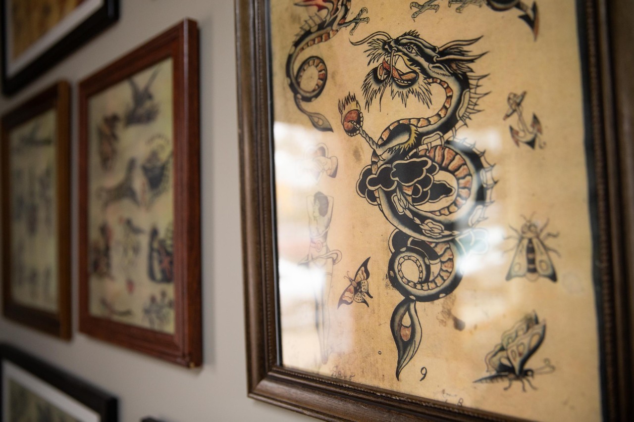 231204aTattoo063.CR2
DAAP alumni Dasha and Carter Gilliss apply what they learned as fine art students to an age old artistic practice at their tattoo parlour, Peregrine Tattoo.