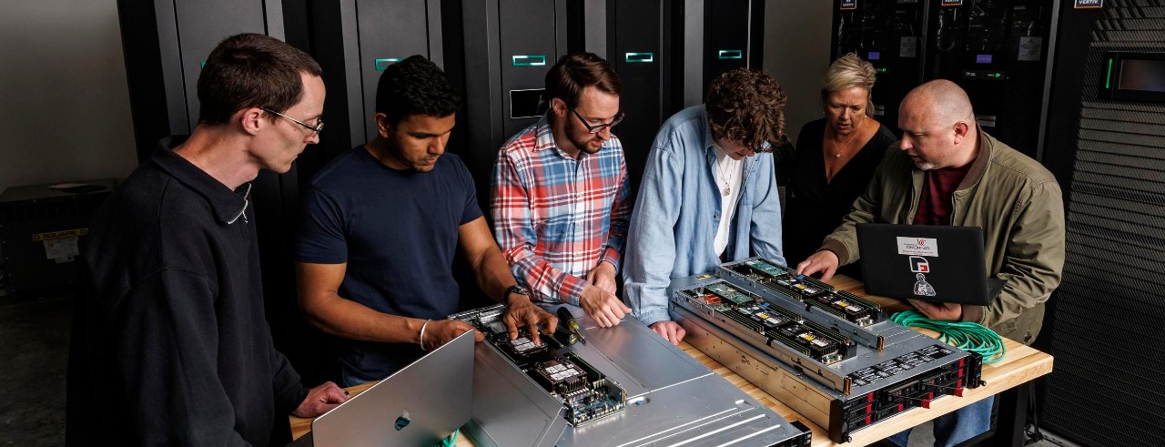 six people in computer lab