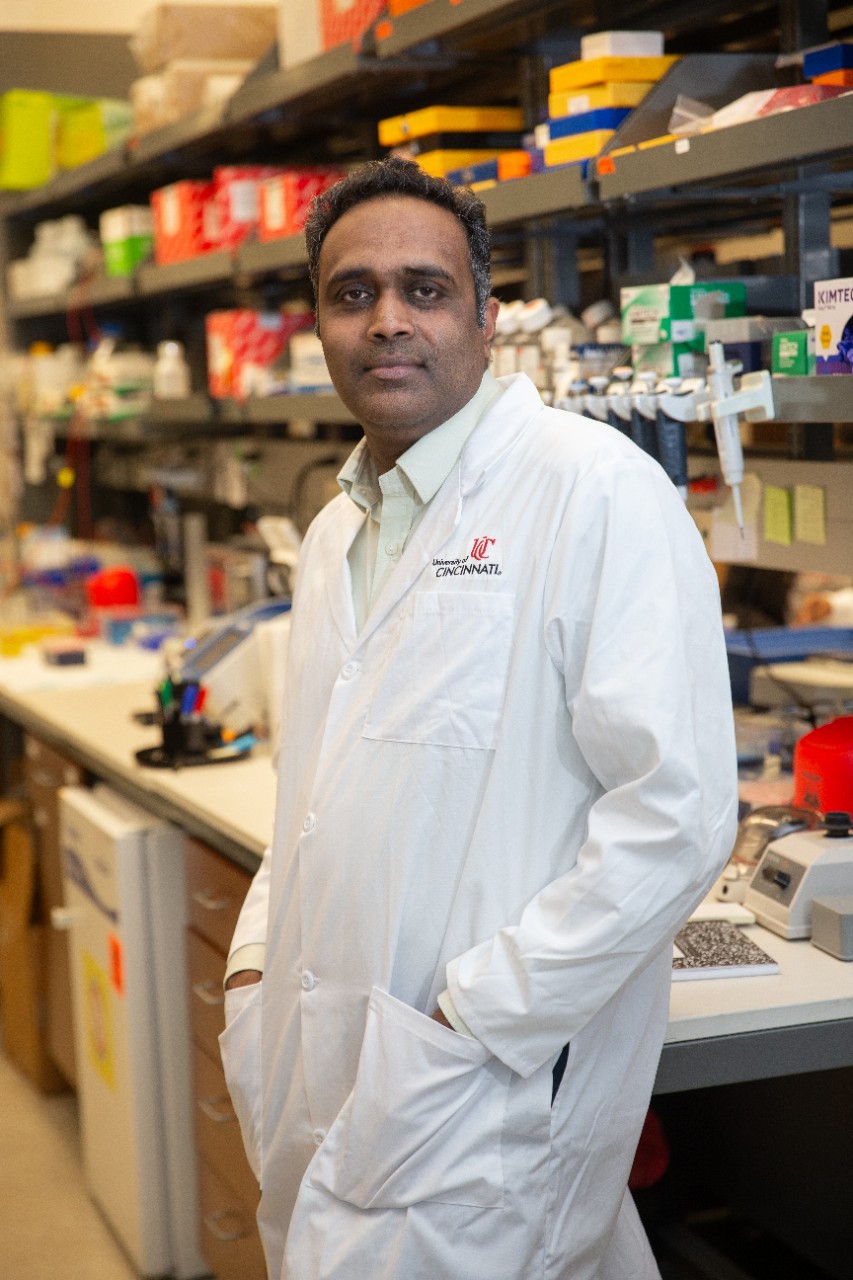 Dr. Satish Madala and Santhoshi Akkenapally in Dr. Madala's lab. Santoshi is a grad student who co-authored a study with Dr. Madala on asthma was recently published in a prestigious journal.