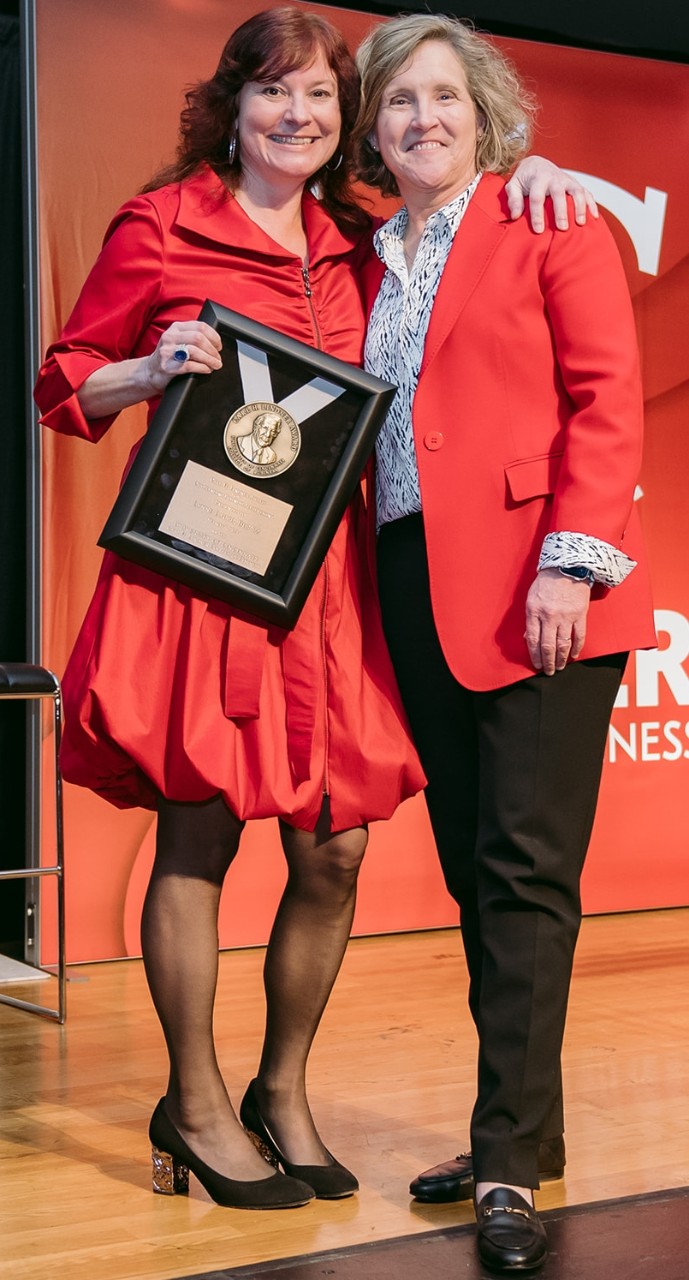 Marianne-Lynne-vertical