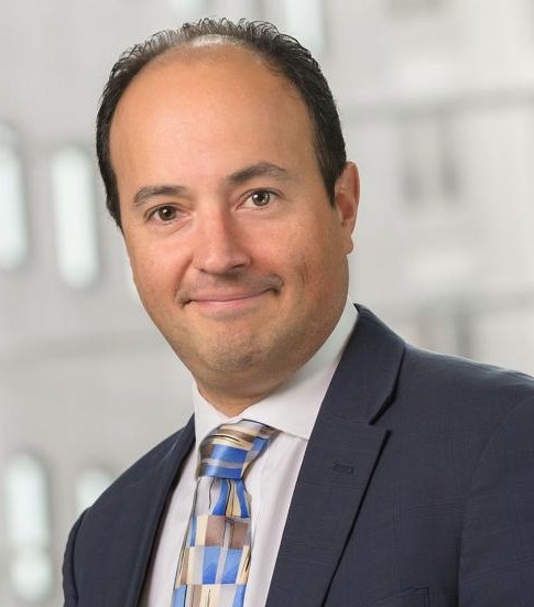 Headshot photo of Alberto Espay