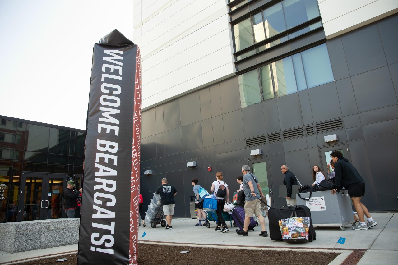 Families help students move in to their dorms on the first day of move-in.