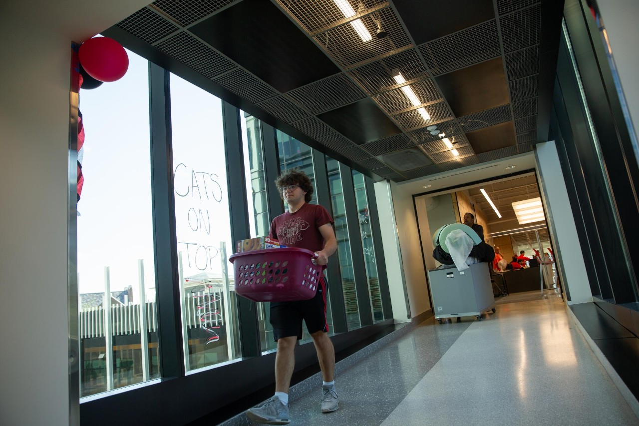 Families help students move in to their dorms on the first day of move-in.