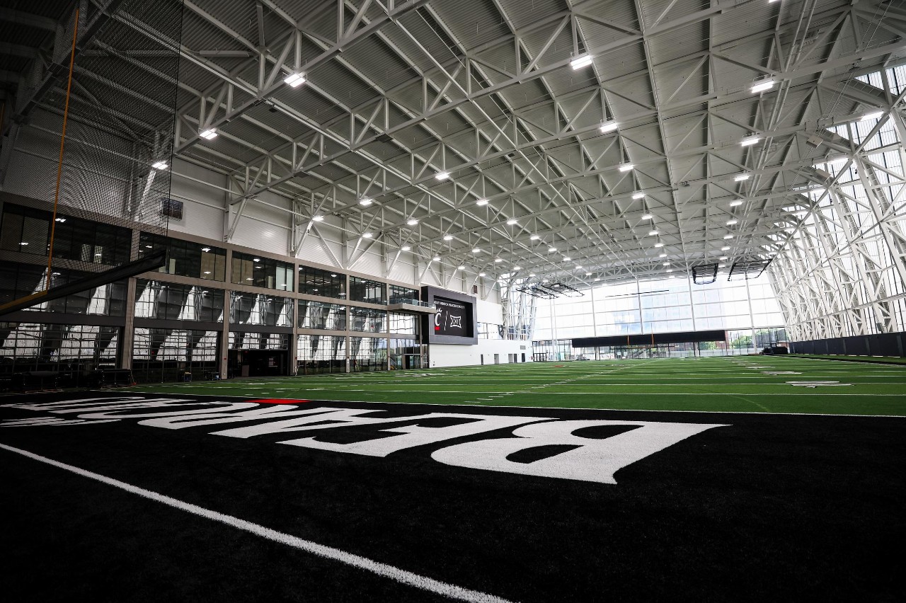 Cincinnati Bearcats, Univ of CIn, UC, NCAA football, Bearcats, photo by Isabella Marley, Isabella Marley photo, BIG12, football, college football, University of Cincinnati, NCAA
during the Bearcats’ IPF scenics on Wednesday, June 11, 2025 at Nippert Stadium in Cincinnati, OH / UC Communications photo by Isabella Marley