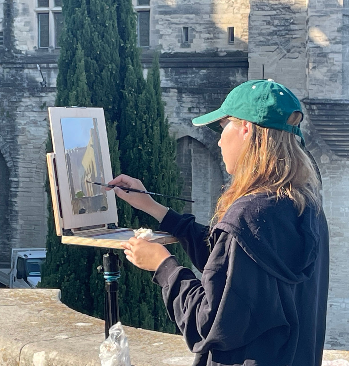 Alexandra Franz painting outdoors