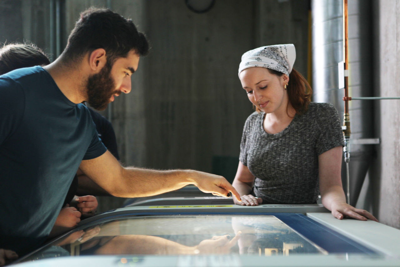 1819 Makerspace equipment being used
