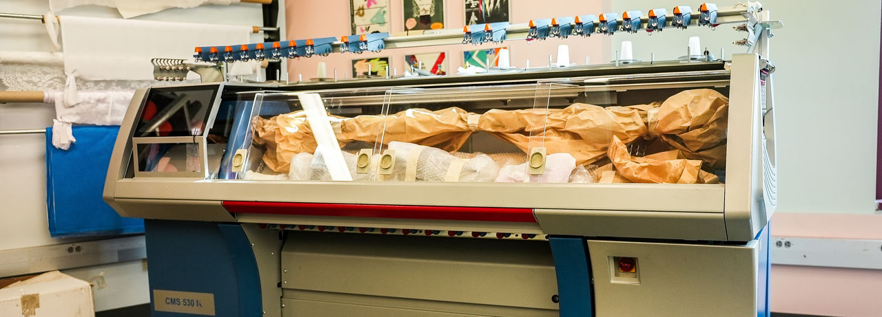 Digital knitting machine image to sho the size