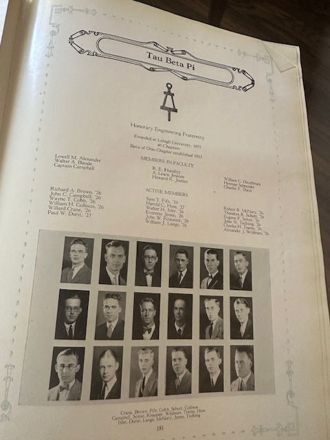 Picture of a 1920s UC yearbook page 