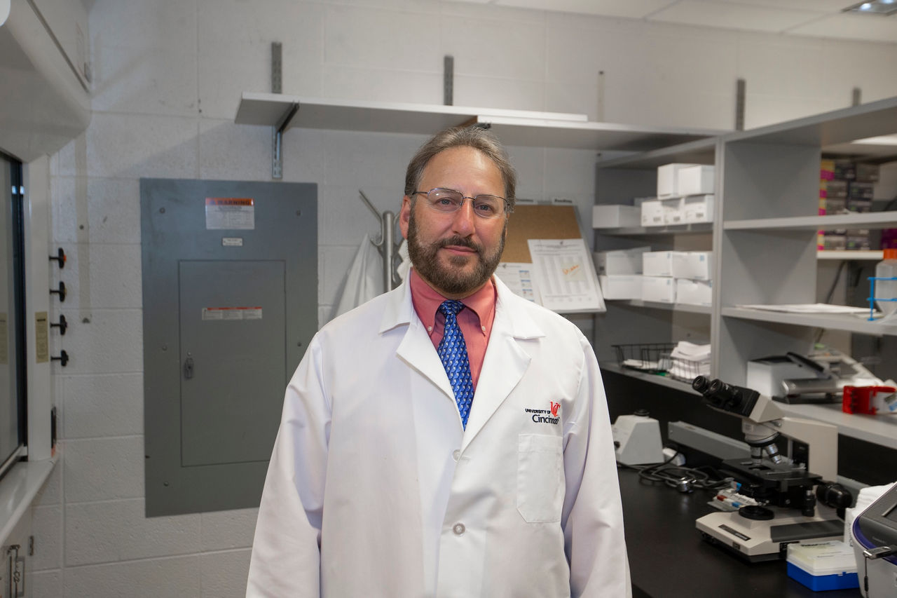 Professor Carl J. Fichtenbaum, MD shown here his in lab at MSB. UC/ Joseph Fuqua UC/Joseph Fuqua II