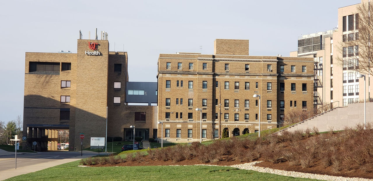 Photo of the exterior of Holmes Hospital on UC medical campus