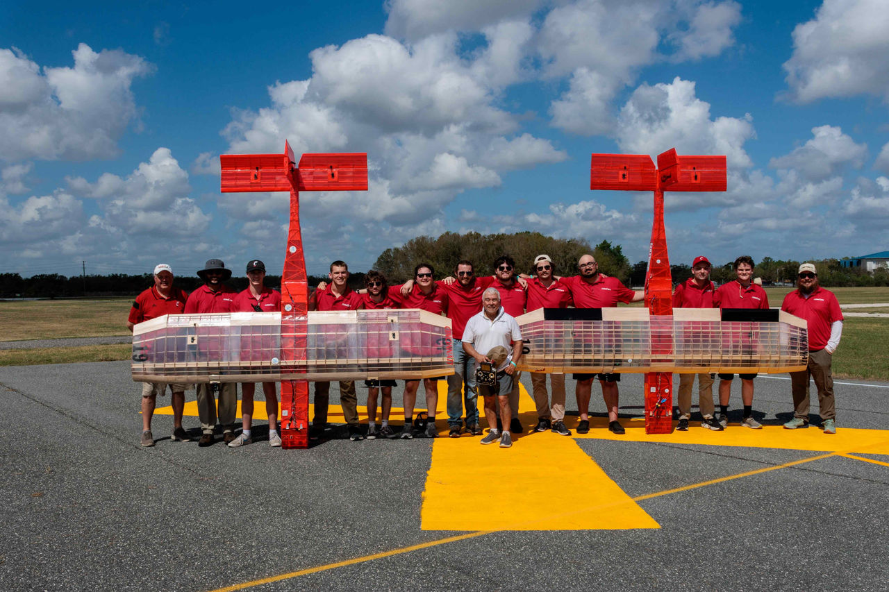 UC Aerocats team with its airplanes. Photo/UC Aerocats