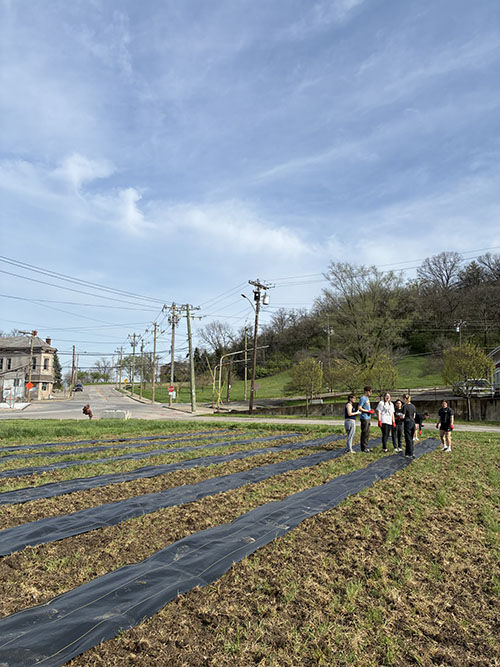 HHS students perform community service at the Civic Garden Center