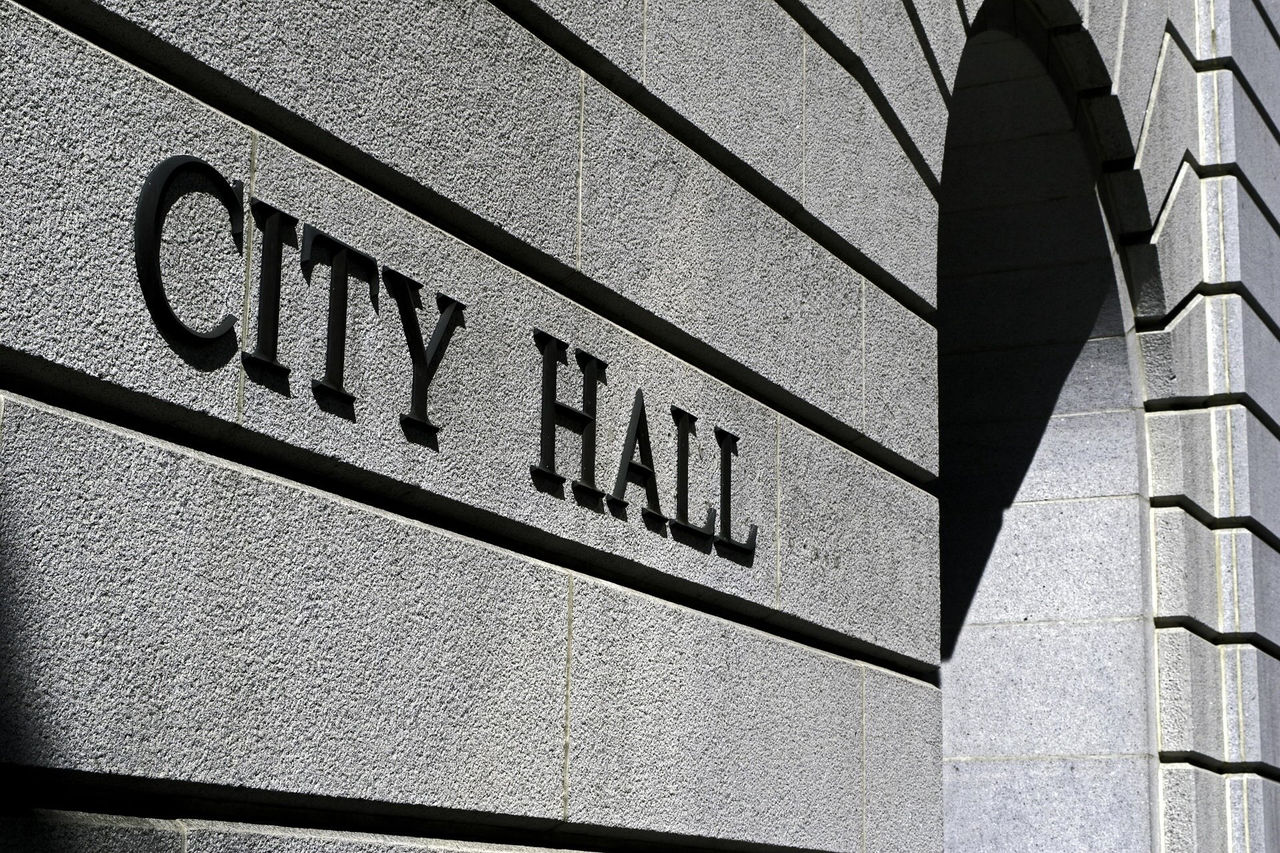 Black and white image of a city hall