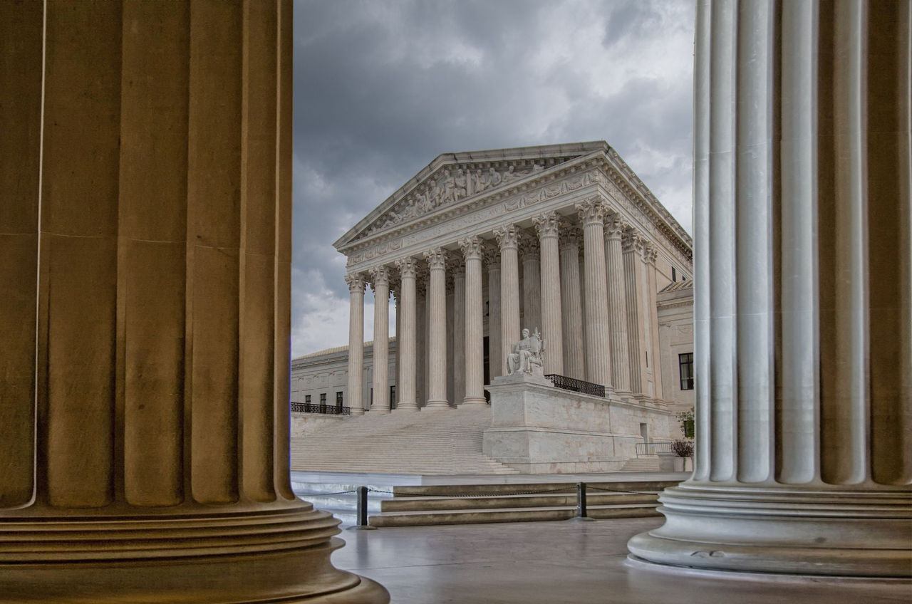 Exterior image of the US Supreme Court building