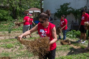 UC Serves volunteers