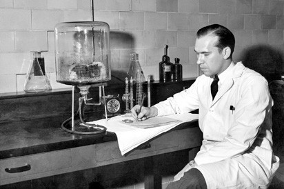 George Rieveschl, PhD, discovered Benadryl while serving as a chemical engineering professor at UC. The drug became the first FDA-approved prescription antihistamine. 
