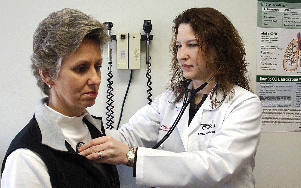 Jean Elwing, MD, pulmonologist in the division of pulmonary, critical care and sleep medicine