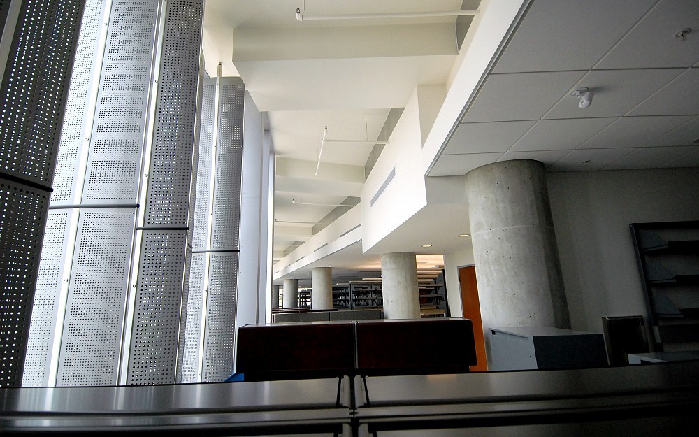 lab in the CARE/Crawley building on the UC's medical campus